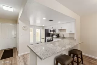 Photo #4: 6694394 Listing