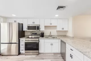 Photo #6: 6694394 Listing