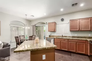 Photo #1: 6694428 Listing