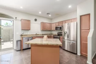 Photo #2: 6694428 Listing