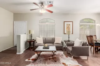 Photo #6: 6694428 Listing