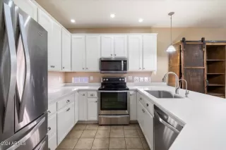 Photo #3: 6694927 Listing