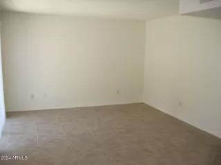 Photo #5: 6695091 Listing