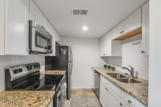 Photo #6: 6695327 Listing 