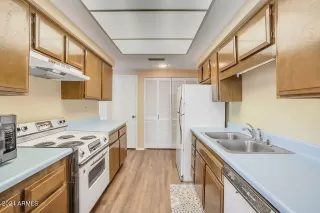 Photo #6: 6695386 Listing 