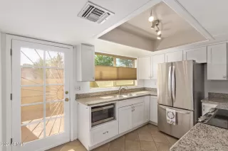 Photo #4: 6695474 Listing