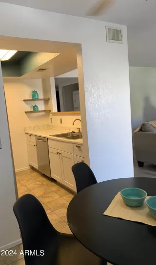 Photo #4: 6695892 Listing 