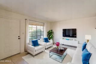 Photo #2: 6696051 Listing