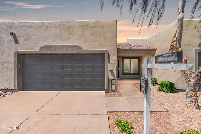 MLS: 6696113 Condo For Sale