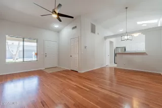 Photo #5: 6696113 Listing 