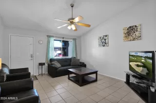 Photo #5: 6696357 Listing