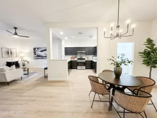 Photo #6: 6696365 Listing 