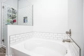 Photo #6: 6696417 Listing 