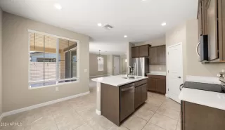 Photo #6: 6696509 Listing