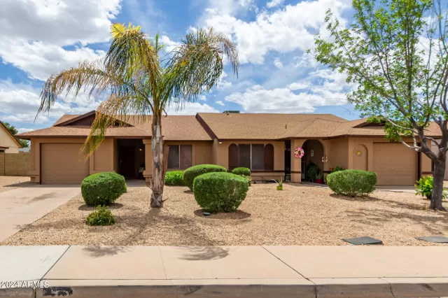 MLS: 6696528 Condo For Sale