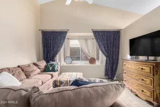 Photo #6: 6696528 Listing