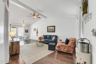 Photo #4: 6696545 Listing