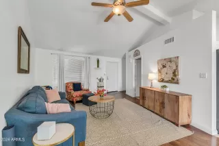 Photo #5: 6696545 Listing