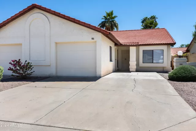 MLS: 6696957 Condo For Sale