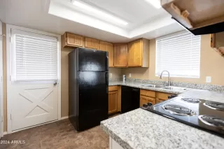 Photo #3: 6696957 Listing