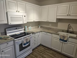 Photo #2: 6696973 Listing