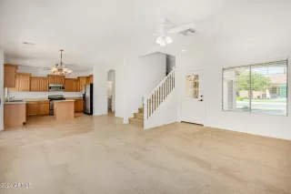 Photo #5: 6696978 Listing