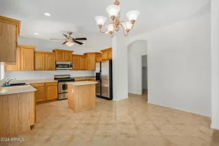 Photo #6: 6696978 Listing