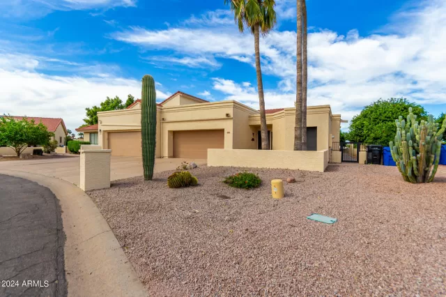 MLS: 6696991 Condo For Sale