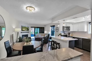 Photo #3: 6697262 Listing