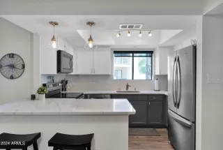 Photo #5: 6697262 Listing