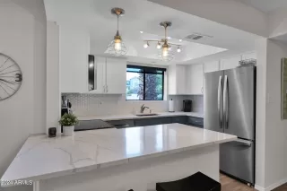 Photo #6: 6697262 Listing