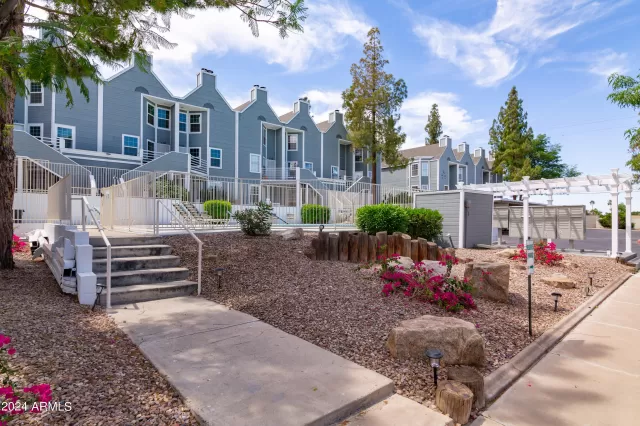 MLS: 6697748 Condo For Sale