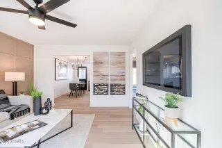 Photo #4: 6697760 Listing