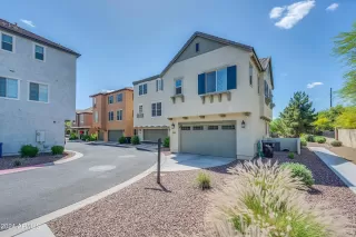 Photo #5: 6698073 Listing 