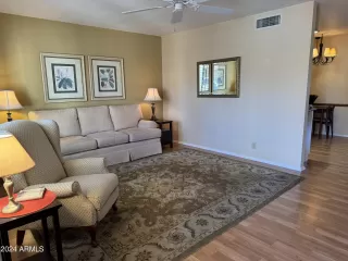 Photo #2: 6698100 Listing