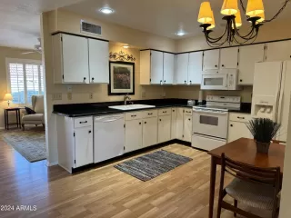 Photo #3: 6698100 Listing