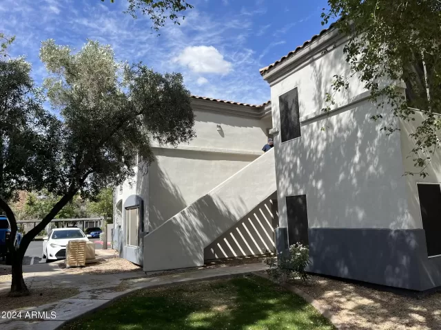 MLS: 6698112 Condo For Sale