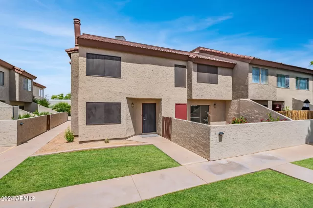 MLS: 6698129 Condo For Sale