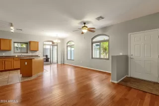 Photo #2: 6698156 Listing