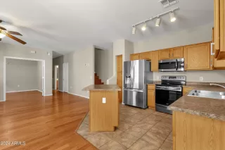 Photo #4: 6698156 Listing