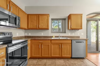 Photo #5: 6698156 Listing