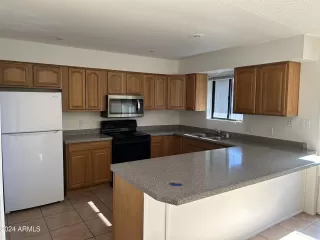 Photo #3: 6698611 Listing