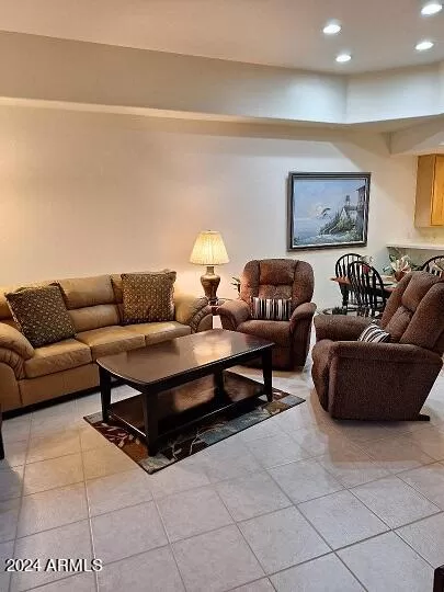 MLS: 6698886 Condo For Sale