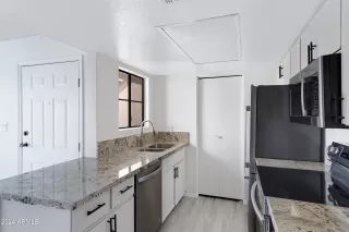 Photo #2: 6698914 Listing