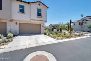 Photo #4: 6699194 Listing