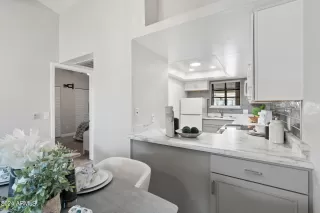 Photo #2: 6699441 Listing