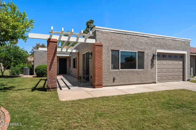 MLS: 6699478 Condo For Sale