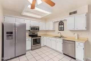 Photo #5: 6699479 Listing