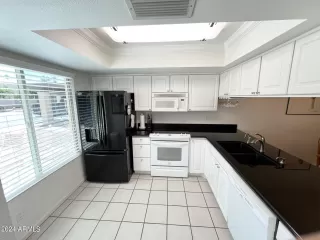 Photo #5: 6699588 Listing