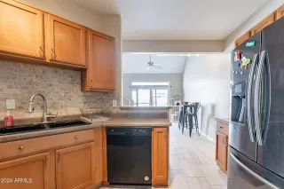 Photo #5: 6699845 Listing